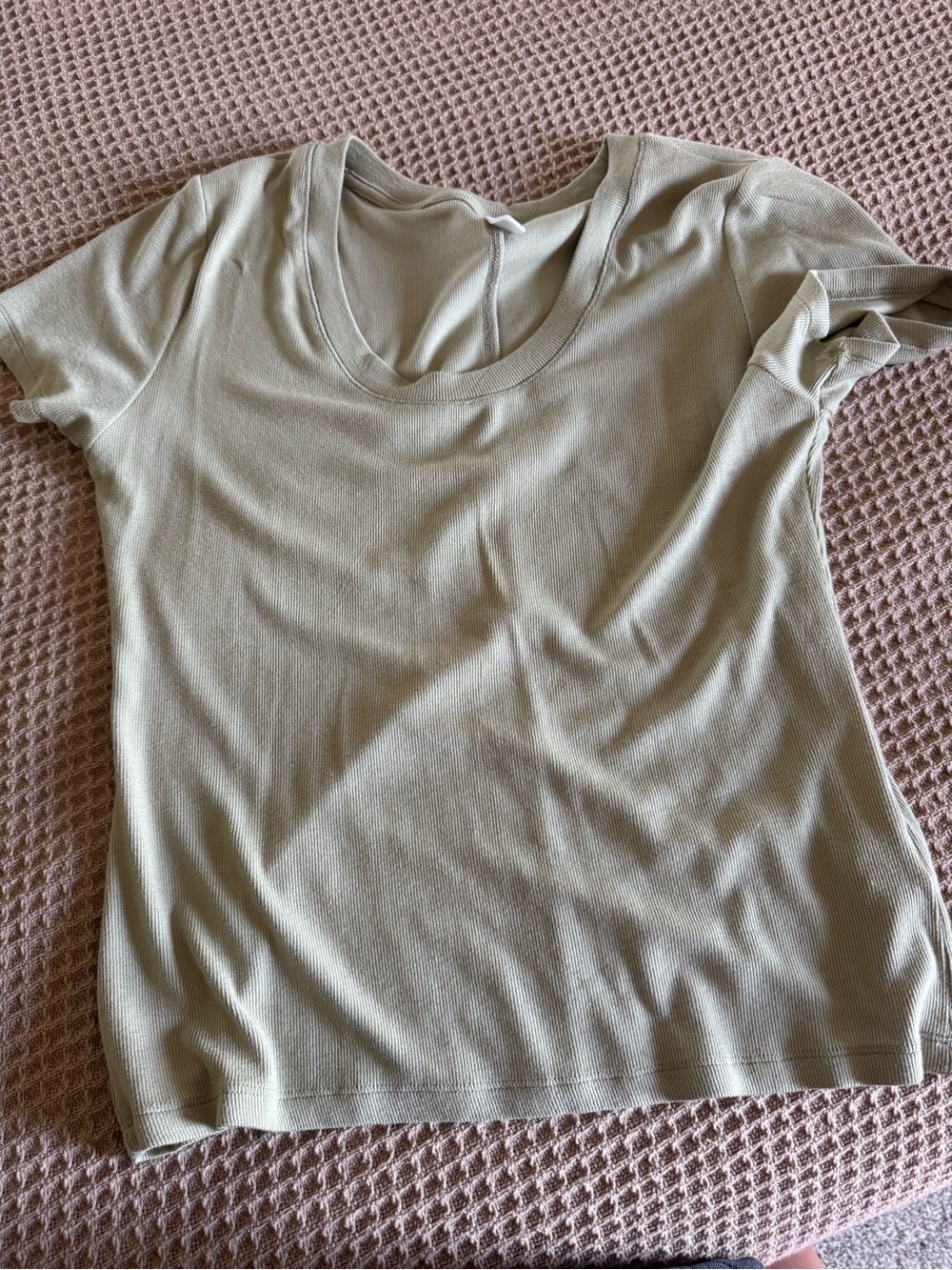 Women’s Scoop Neck Short Sleeve Tee - Light Sage